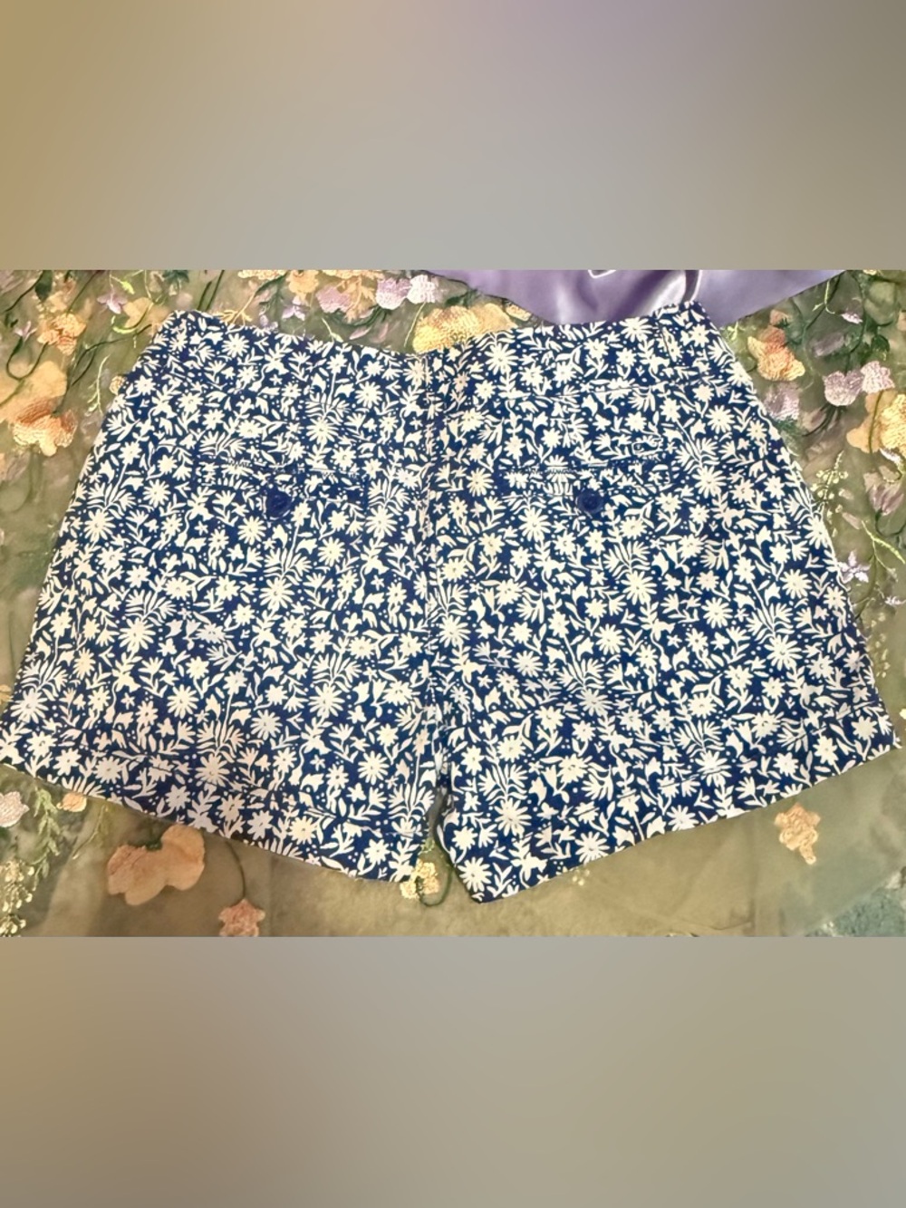 Vineyard Vines Blue and White Floral Print Shorts - Picture 4 of 7